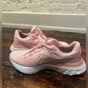 Pink Nike React Infinity Flyknit Size 9 sneakers tennis shoes